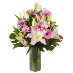 vazo içerisinde karisik mevsim çiçekleri  Aydın internetten çiçek siparişi 