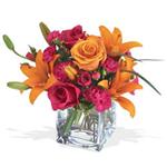  Aydın çiçek , çiçekçi , çiçekçilik  cam yada mika Vazo içerisinde karisik mevsim çiçekleri