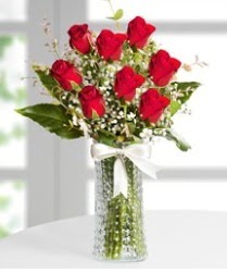 7 Adet vazoda kırmızı gül sevgiliye özel  Aydın çiçek siparişi sitesi 